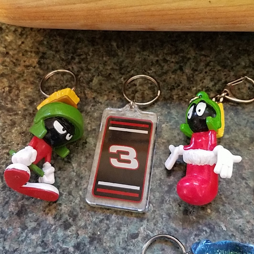 Key Chain Collection Disney, WB + - Picture 3 of 7